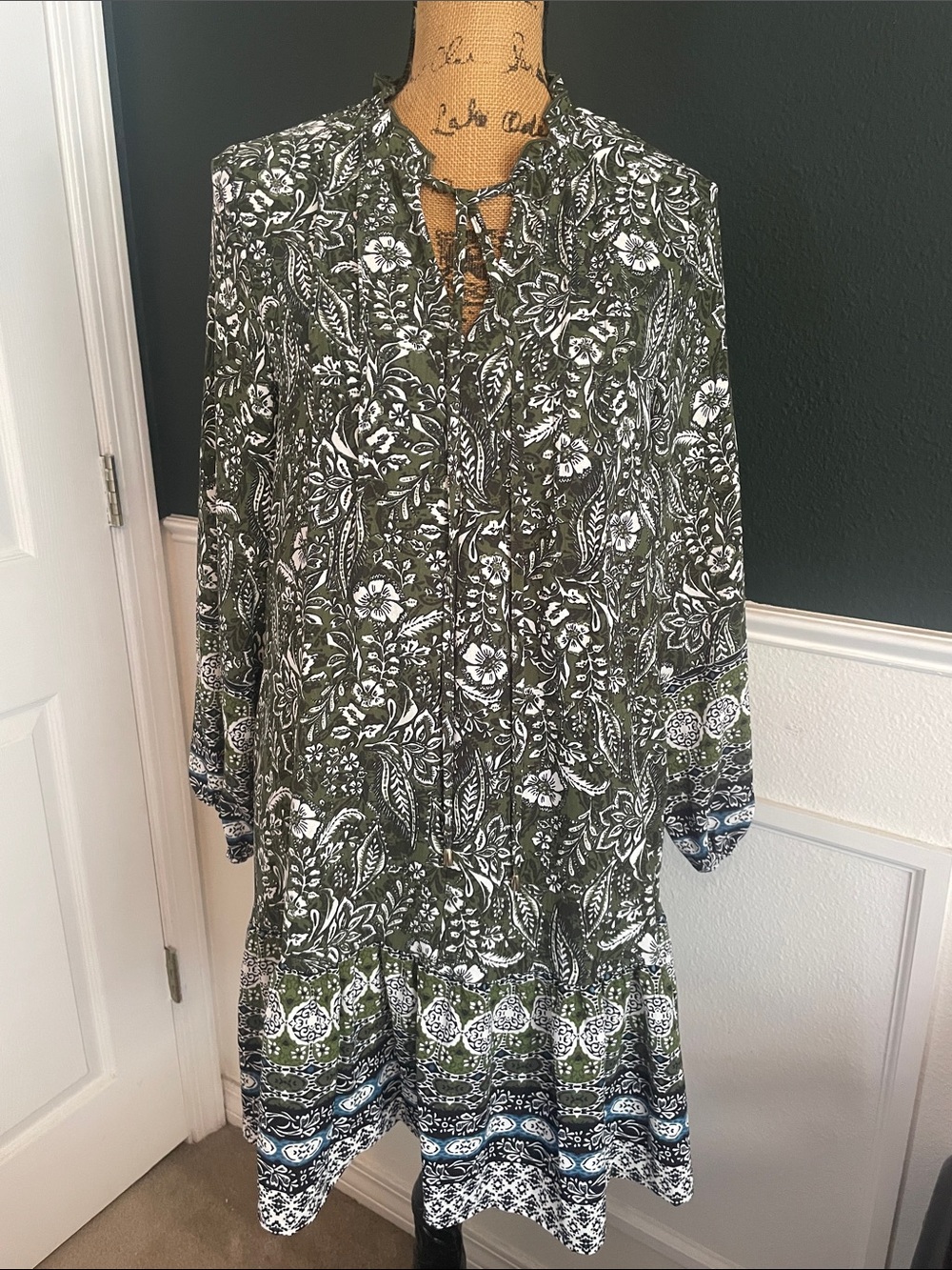 Rachel Zoe Olive & White Paisley Tie-Neck Long Sleeve Dress with Blue Border - Picture 1 of 5